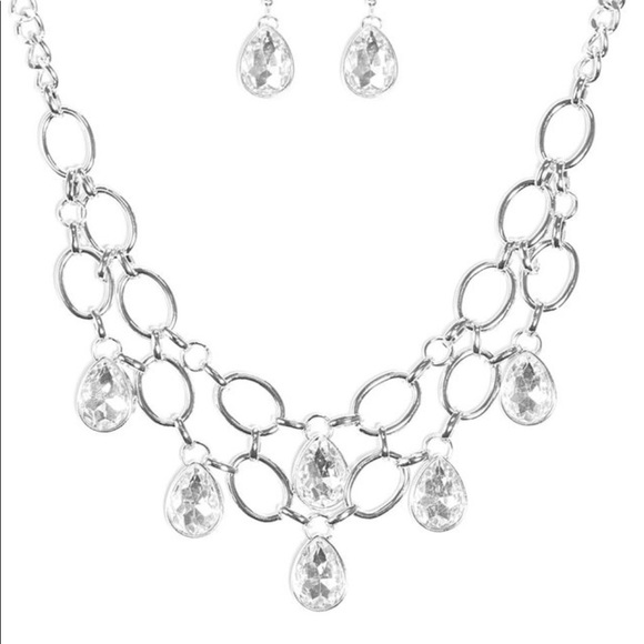 Show Stopping Shimmer - White Necklace - Picture 2 of 3